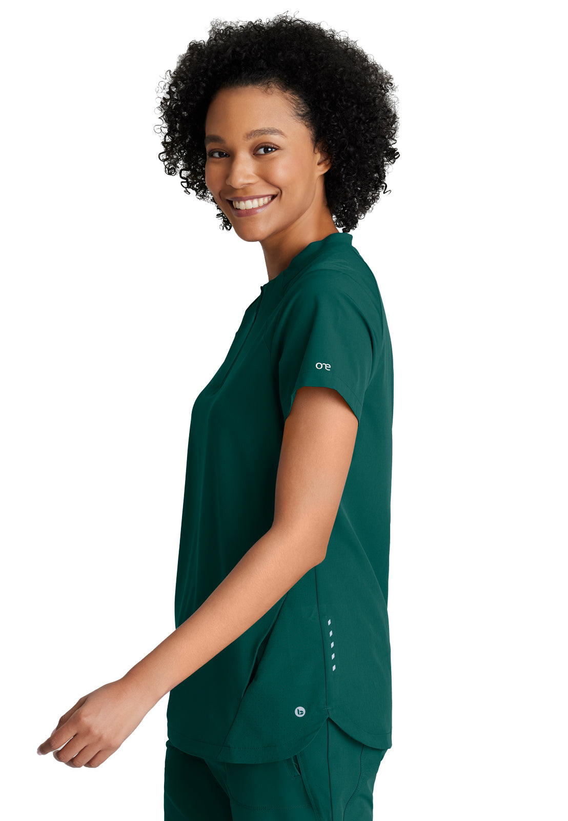 Women's 2 Pocket Banded Zip Collar Flux Scrub Top