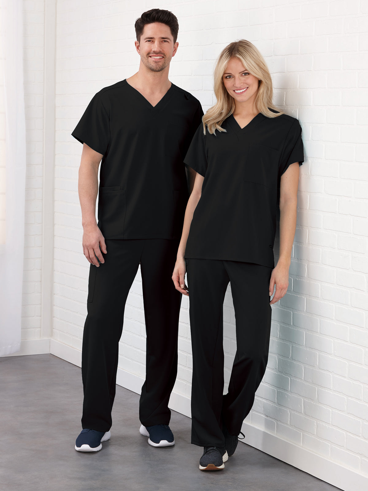 Unisex 4-Pocket V-Neck Top