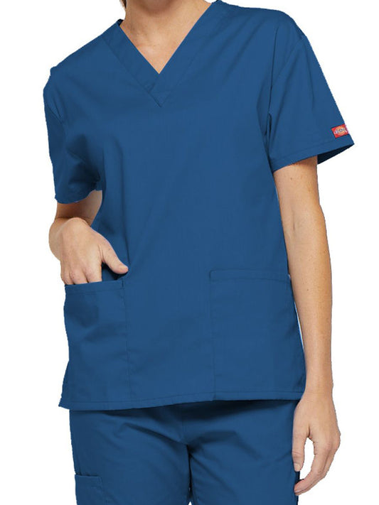 Women's 2-Pocket V-Neck Scrub Top