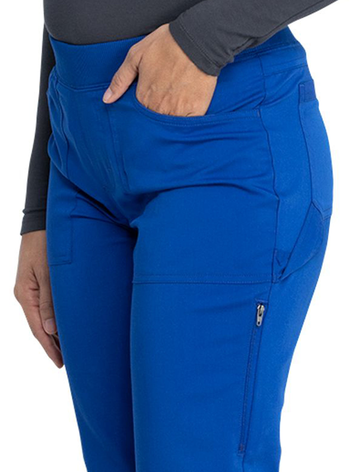 Women's 6-Pocket Mid Rise Tapered Leg Pant