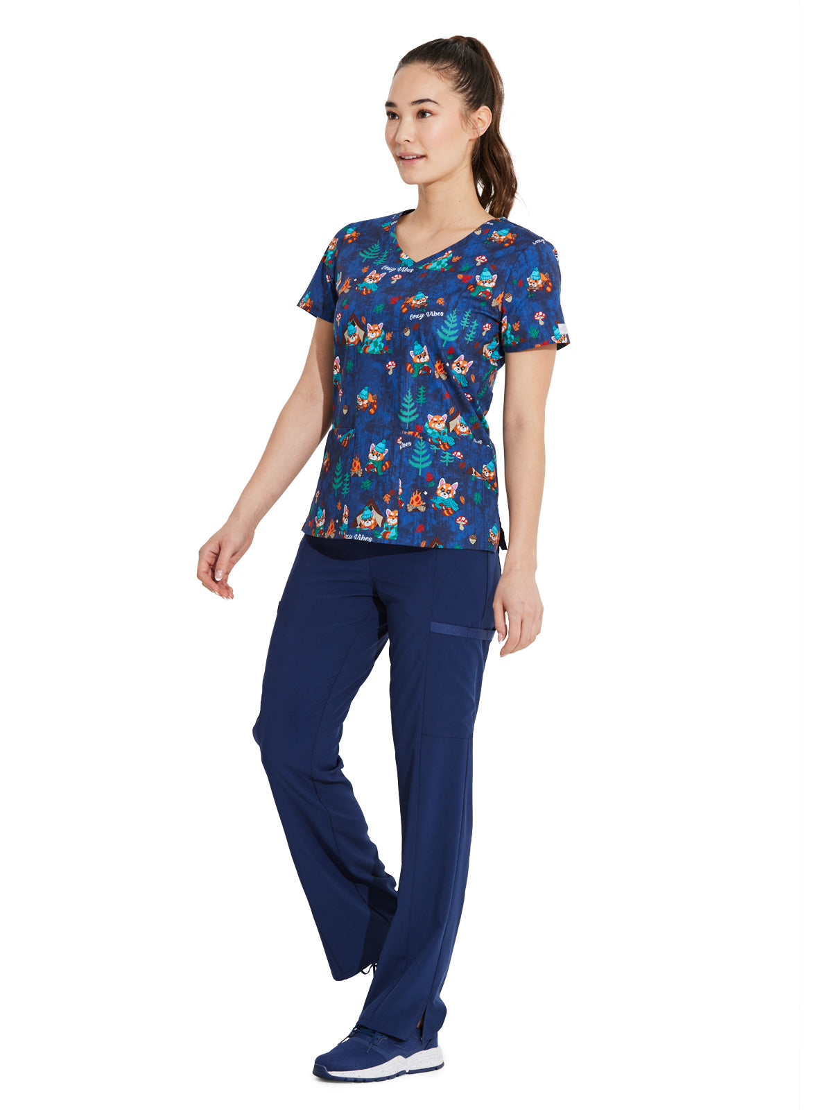 Women's 4-Pocket V-Neck Print Top