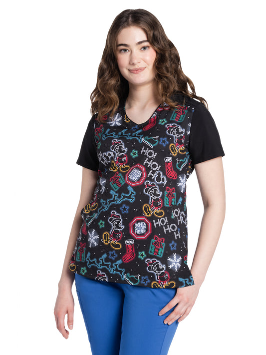 Women's V-Neck Two Pocket Print Scrub Top