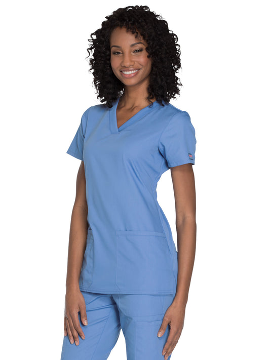 Women's 2-Pocket V-Neck Scrub Top