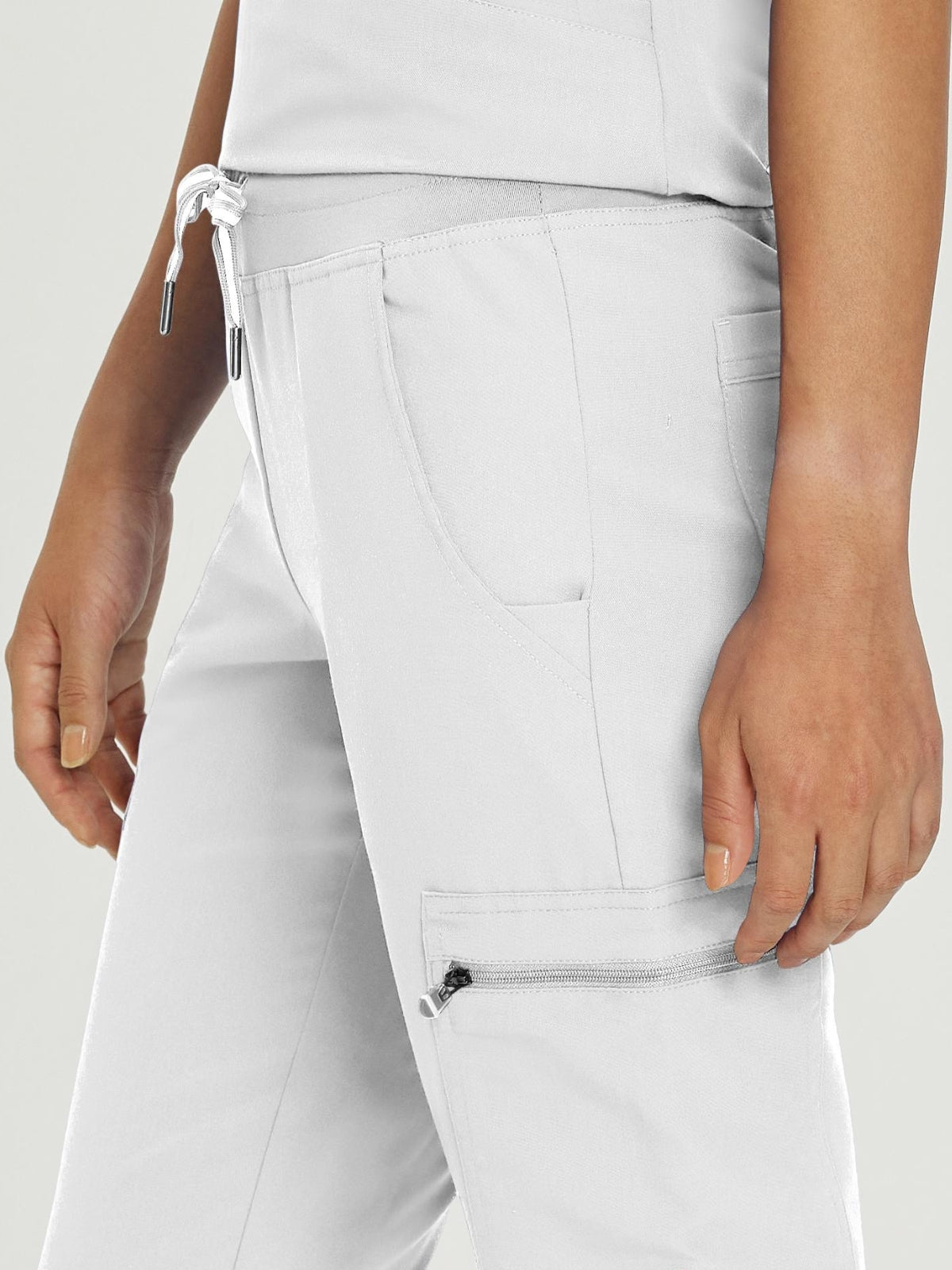 Women's 6-Pocket Low-Rise Waist Cargo Pant